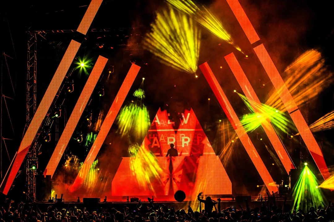 CALVIN HARRIS, ELLIE GOULDING &amp; KENDRICK LAMAR HEADLINE BACARDI TRIANGLE IN PUERTO RICO 