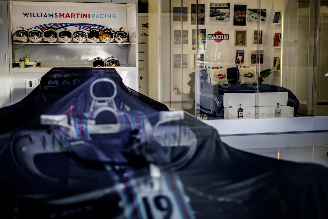 MARTINI® AND AIRBNB OFFER GRAND PRIX FANS THE CHANCE TO SPEND THE NIGHT AT THE WILLIAMS MARTINI RACING GARAGE
