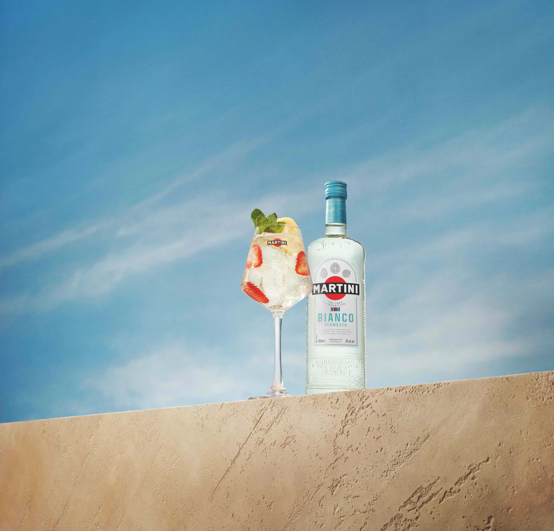 Bye-bye Bier, hallo Spritz: Eine neue Ära des Sommergenusses – MARTINI® präsentiert die neuen Facetten der deutschen Trinkkultur