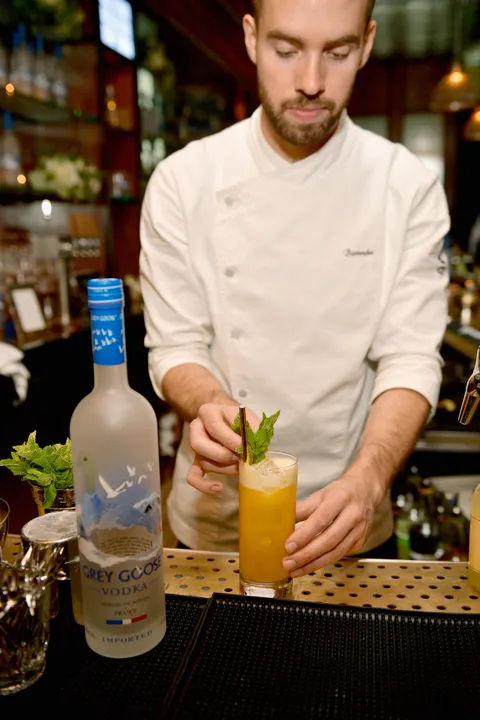GREY GOOSE AND JAMIE FOXX LAUNCH OFF SCRIPT