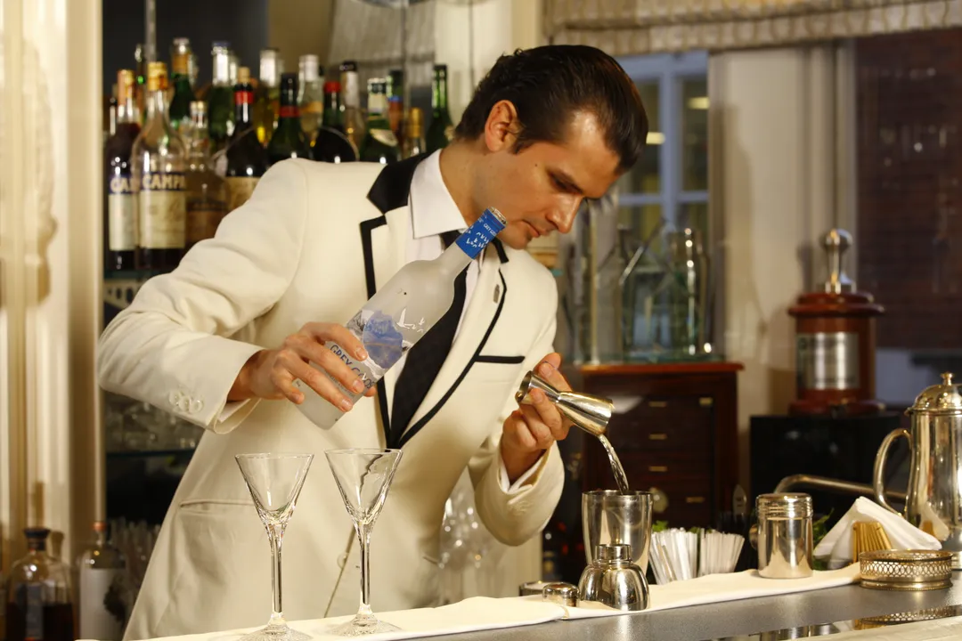 GREY GOOSE® PRESENTS THE 2017 FILM AWARDS SEASON COCKTAIL COLLECTION